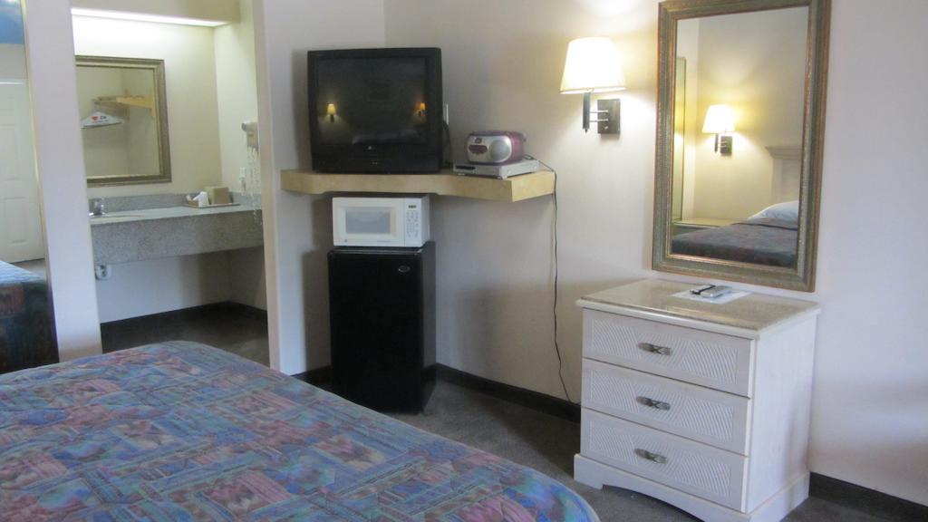 Camelot Inn & Suites Highway 290/Northwest Freeway Jersey Village 部屋 写真