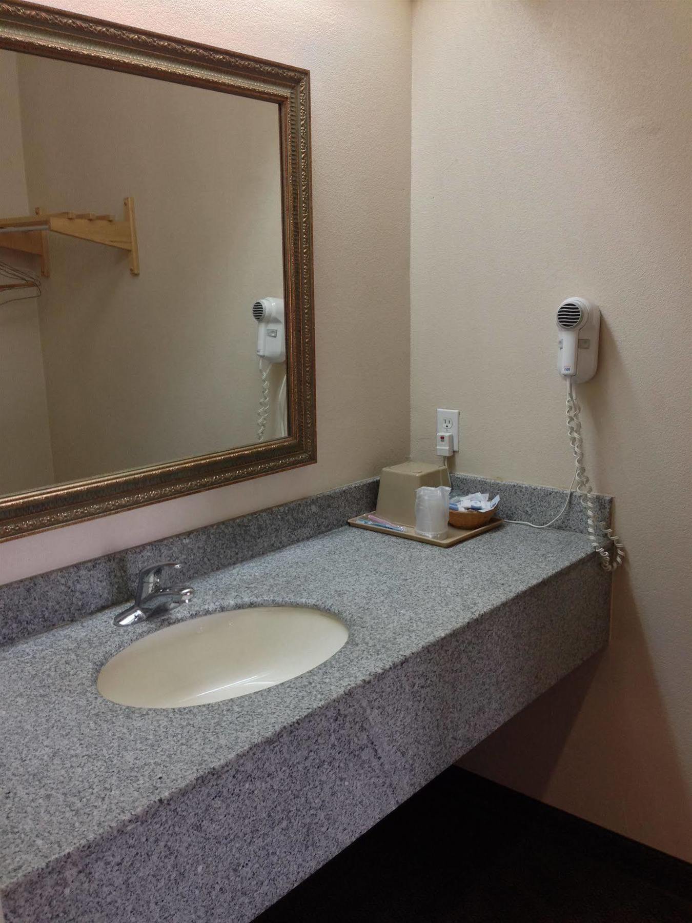 Camelot Inn & Suites Highway 290/Northwest Freeway Jersey Village エクステリア 写真