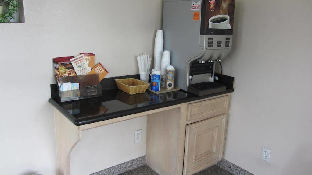 Camelot Inn & Suites Highway 290/Northwest Freeway Jersey Village エクステリア 写真